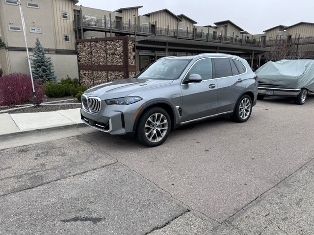 Used 2024 BMW X5 xDrive50e w/ Premium Package AWD/4WD image 9