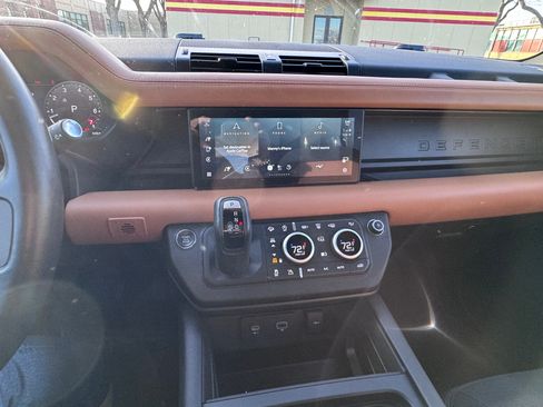 Used 2023 Land Rover Defender 110 X-Dynamic SE image 11