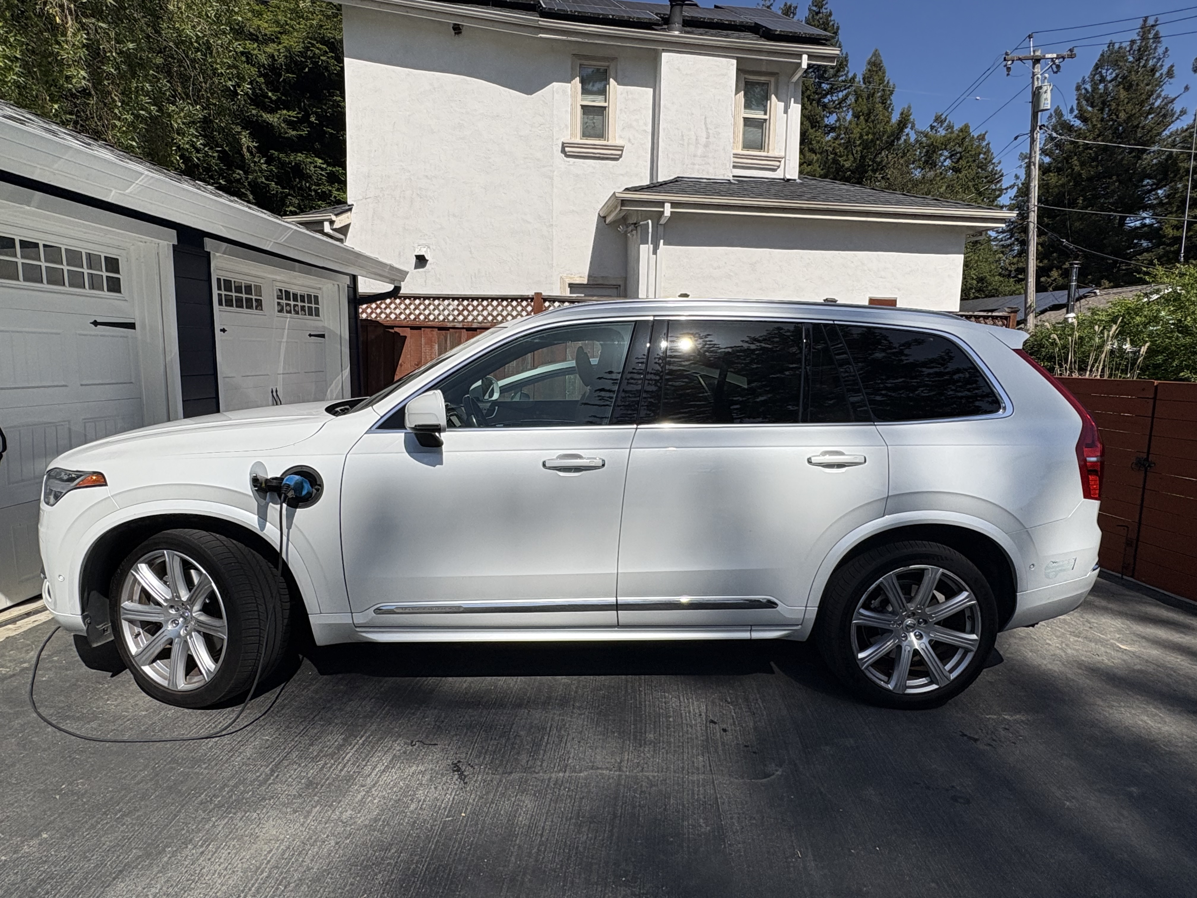 Used 2017 Volvo XC90 T8 Inscription w/ Luxury Package AWD/4WD image 1