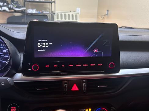 Used 2024 Kia Forte GT-Line image 11