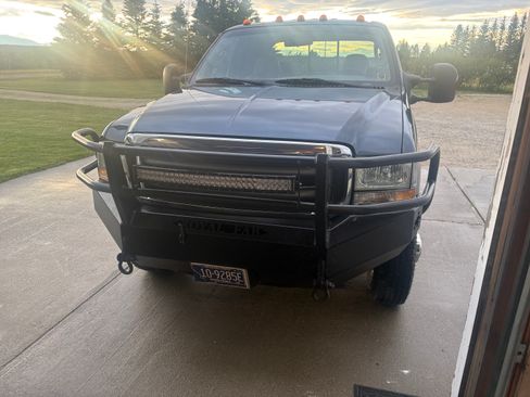 Used 2004 Ford F350 Lariat AWD/4WD image 2