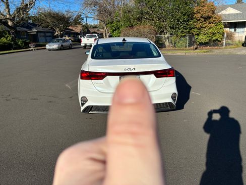 Used 2024 Kia Forte LXS w/ LXS Technology Package image 2