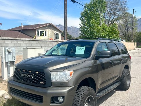 Used 2012 Toyota Sequoia Limited AWD/4WD image 1