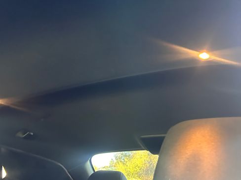 Used 2021 Dodge Challenger R/T w/ Driver Convenience Group image 18