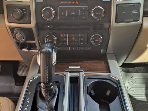 Used 2017 Ford F150 Lariat image 14