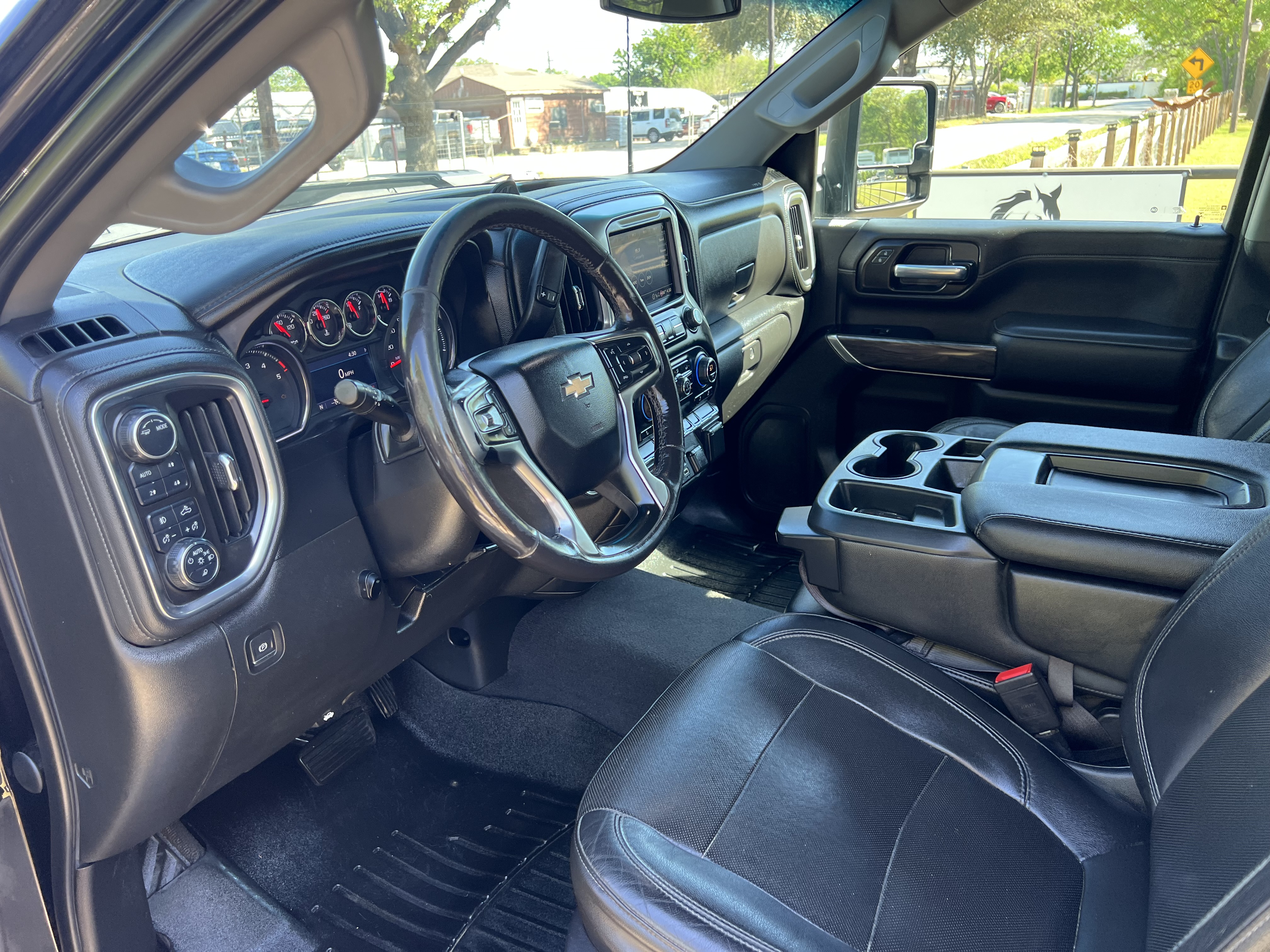 Used 2020 Chevrolet Silverado 2500 LTZ AWD/4WD image 14