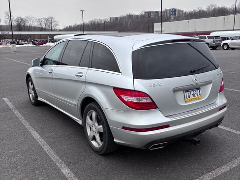 Used 2012 Mercedes-Benz R 350 4MATIC image 5