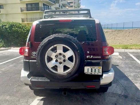 Used 2007 Toyota FJ Cruiser 4WD w/ Upgrade Pkg 1 image 9