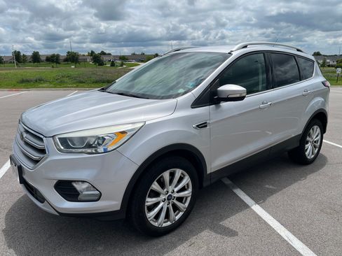 Used 2017 Ford Escape Titanium AWD/4WD image 2