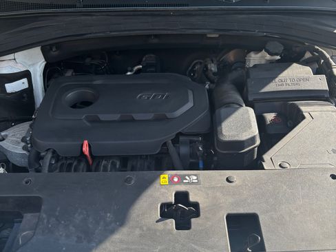 Used 2019 Hyundai Santa Fe FWD image 17