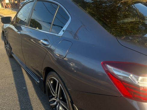 Used 2017 Honda Accord Sport image 2