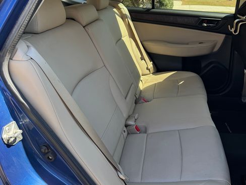 Used 2016 Subaru Outback 3.6R Limited image 9