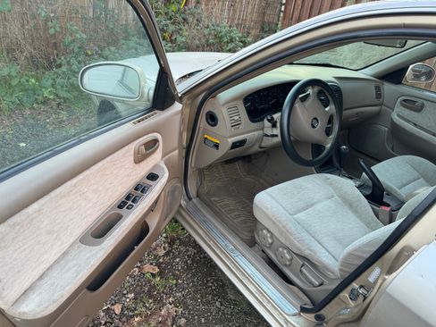 Used 2005 Kia Optima LX image 8