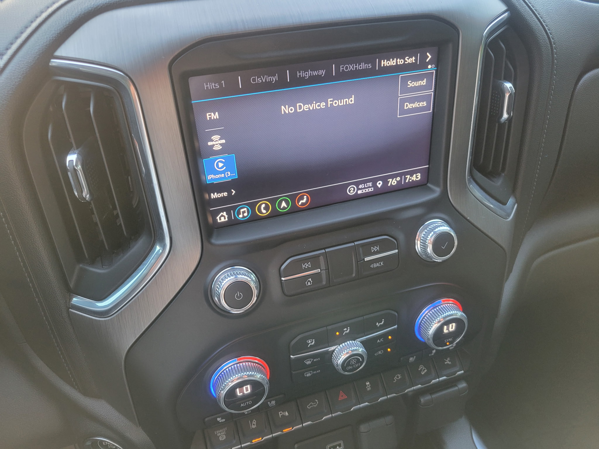 Used 2023 GMC Sierra 2500 Denali w/ Denali Black Diamond Edition AWD/4WD image 9