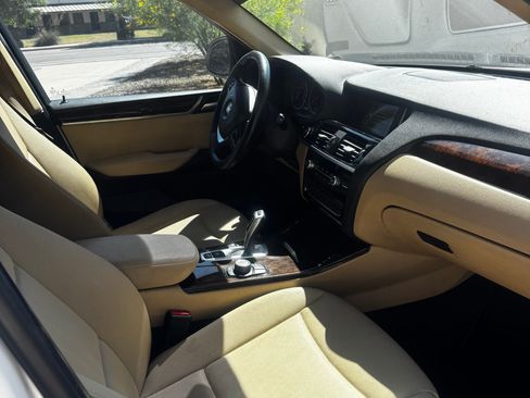 Used 2017 BMW X3 sDrive28i image 4