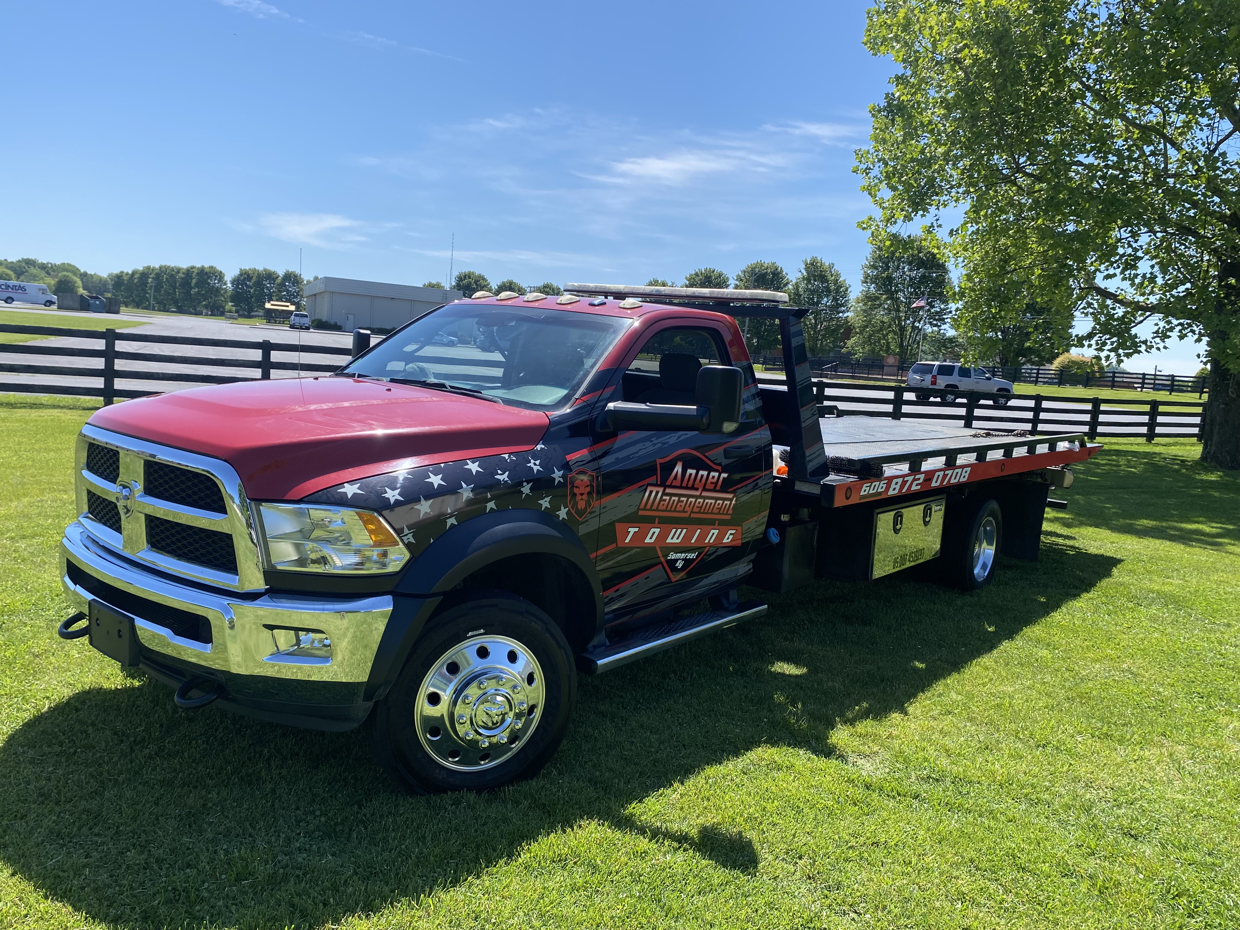 Used 2018 RAM 5500 SLT w/ Quick Order Package 29G SLT RWD image 2