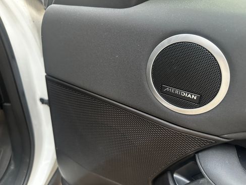 Used 2019 Land Rover Discovery SE AWD/4WD image 13