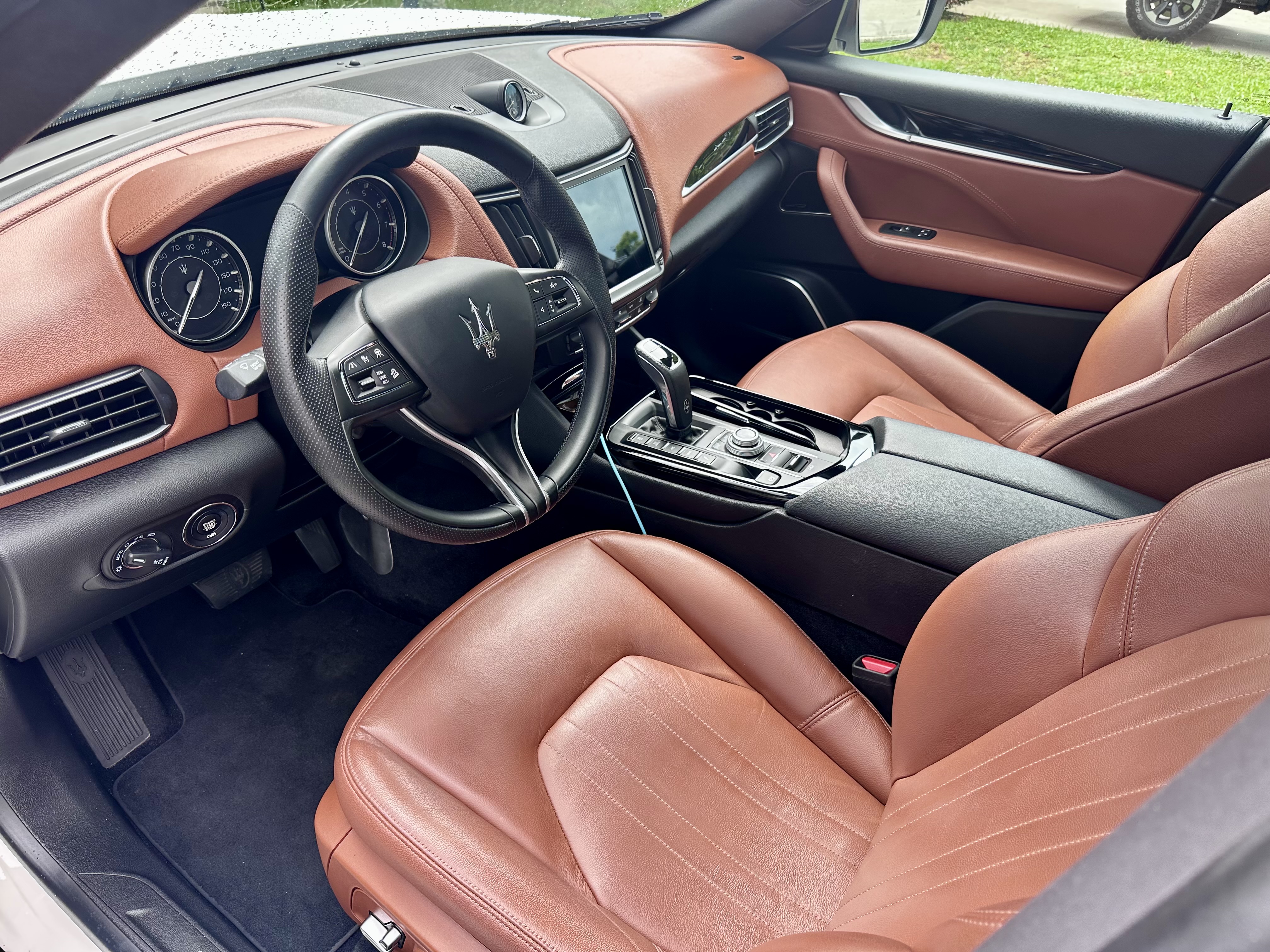 Used 2021 Maserati Levante AWD/4WD image 21