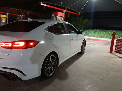 Used 2017 Hyundai Elantra Sport w/ Sport Premium Package 06 image 14