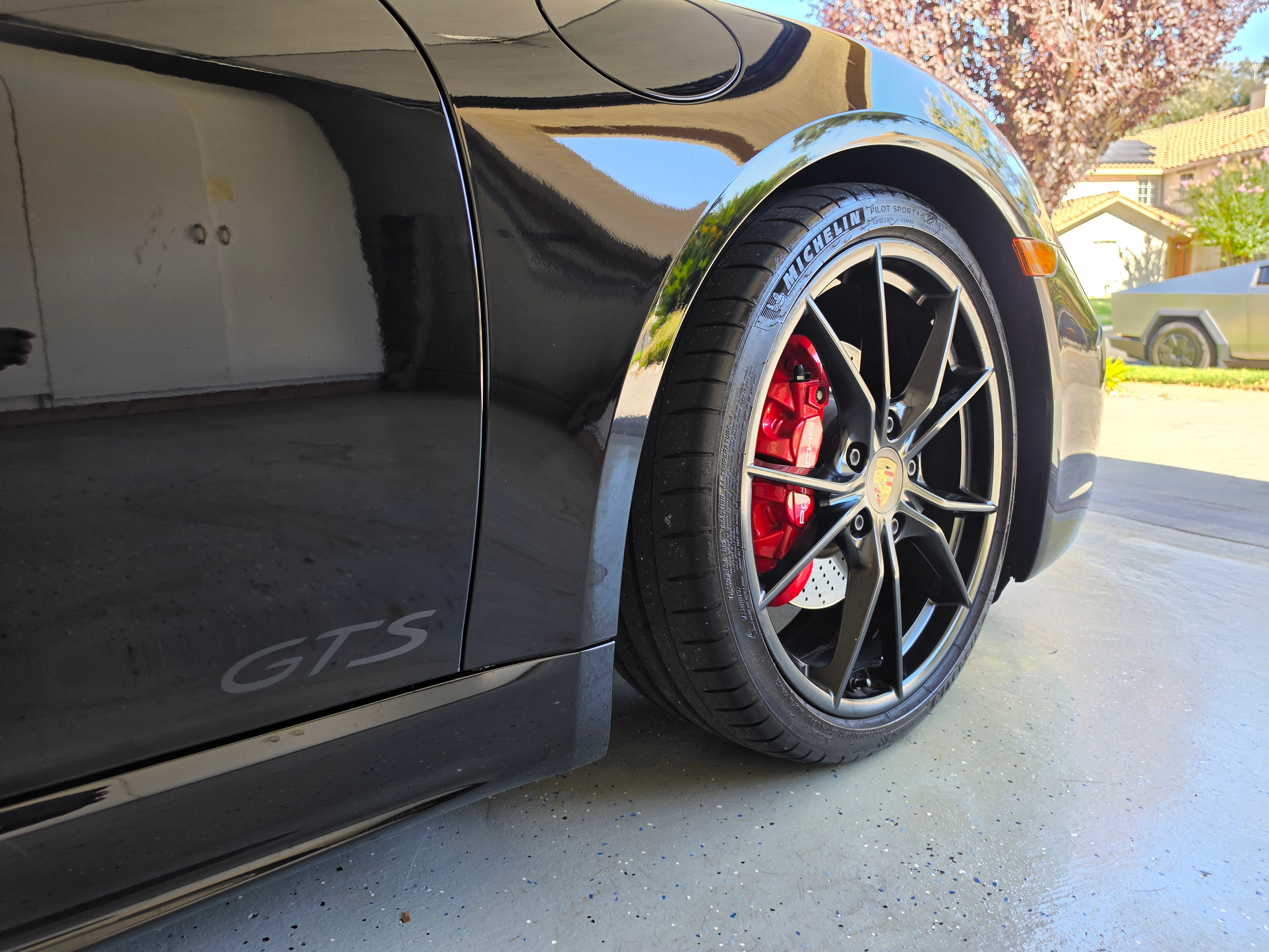 Used 2018 Porsche 718 Cayman GTS RWD image 19