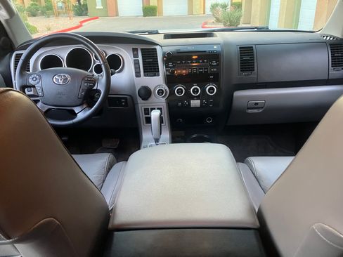 Used 2008 Toyota Sequoia Limited w/ Cold Area Pkg RWD image 11