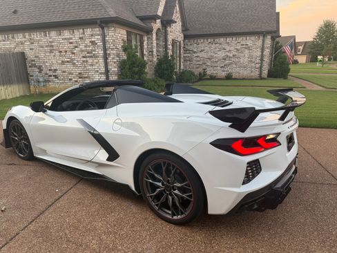 Used 2023 Chevrolet Corvette Stingray Convertible w/ 1LT image 4