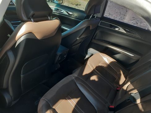 Used 2016 Lincoln MKZ image 9