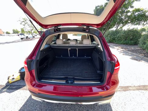 Used 2018 Mercedes-Benz GLC 300 4MATIC image 20