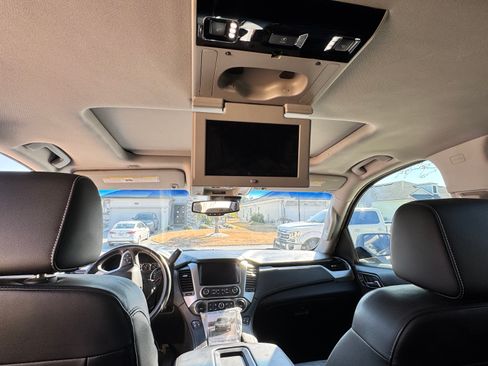 Used 2016 Chevrolet Suburban LT image 10