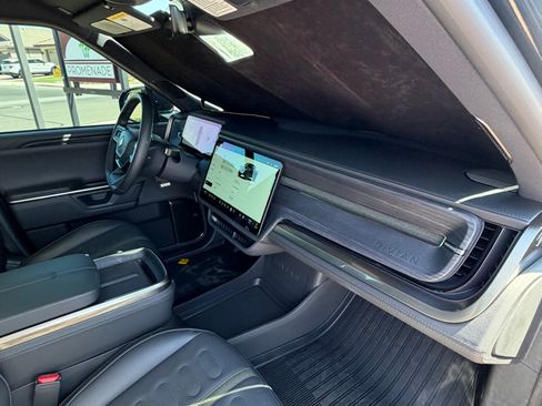 Used 2025 Rivian R1T Adventure AWD/4WD image 10