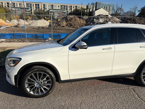 Used 2021 Mercedes-Benz GLC 300 image 9