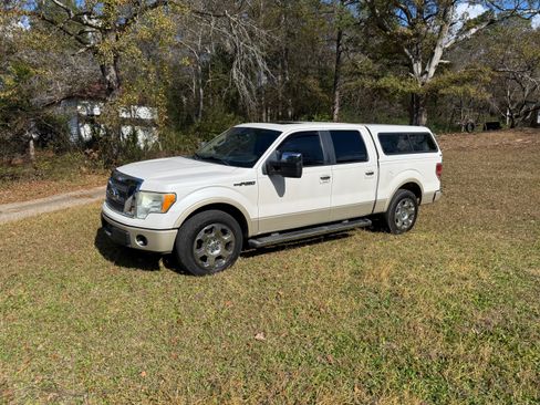Used 2010 Ford F150 Lariat image 2