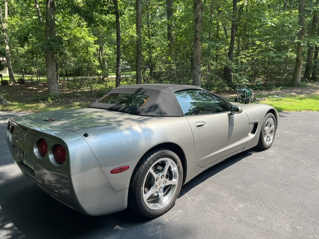 Used 2002 Chevrolet Corvette Convertible w/ Preferred Equipment Group2 RWD image 9