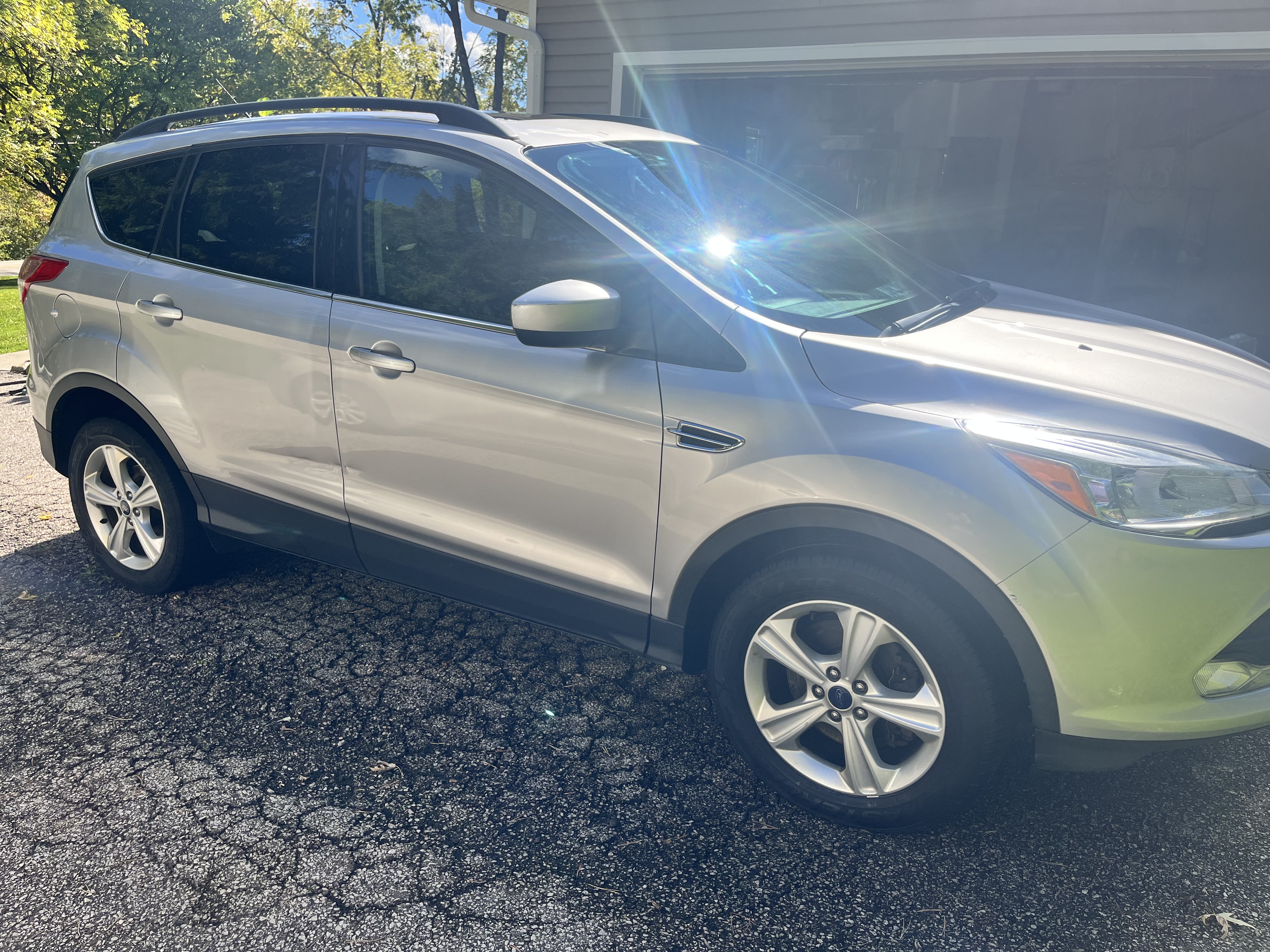 Used 2016 Ford Escape SE w/ SE Leather Comfort Package AWD/4WD image 6