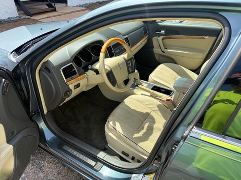 Used 2012 Lincoln MKZ FWD image 12