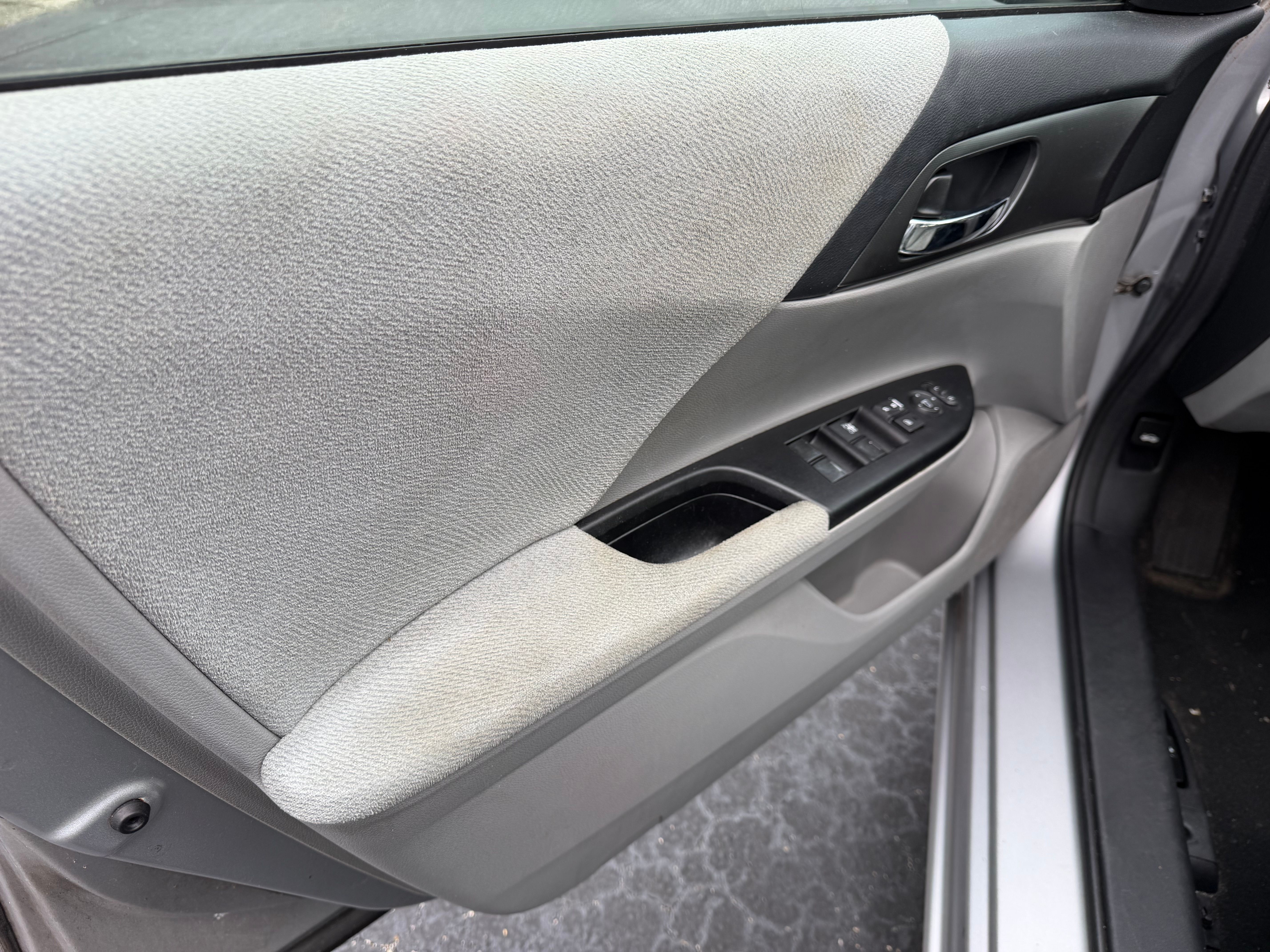 Used 2013 Honda Accord LX image 9