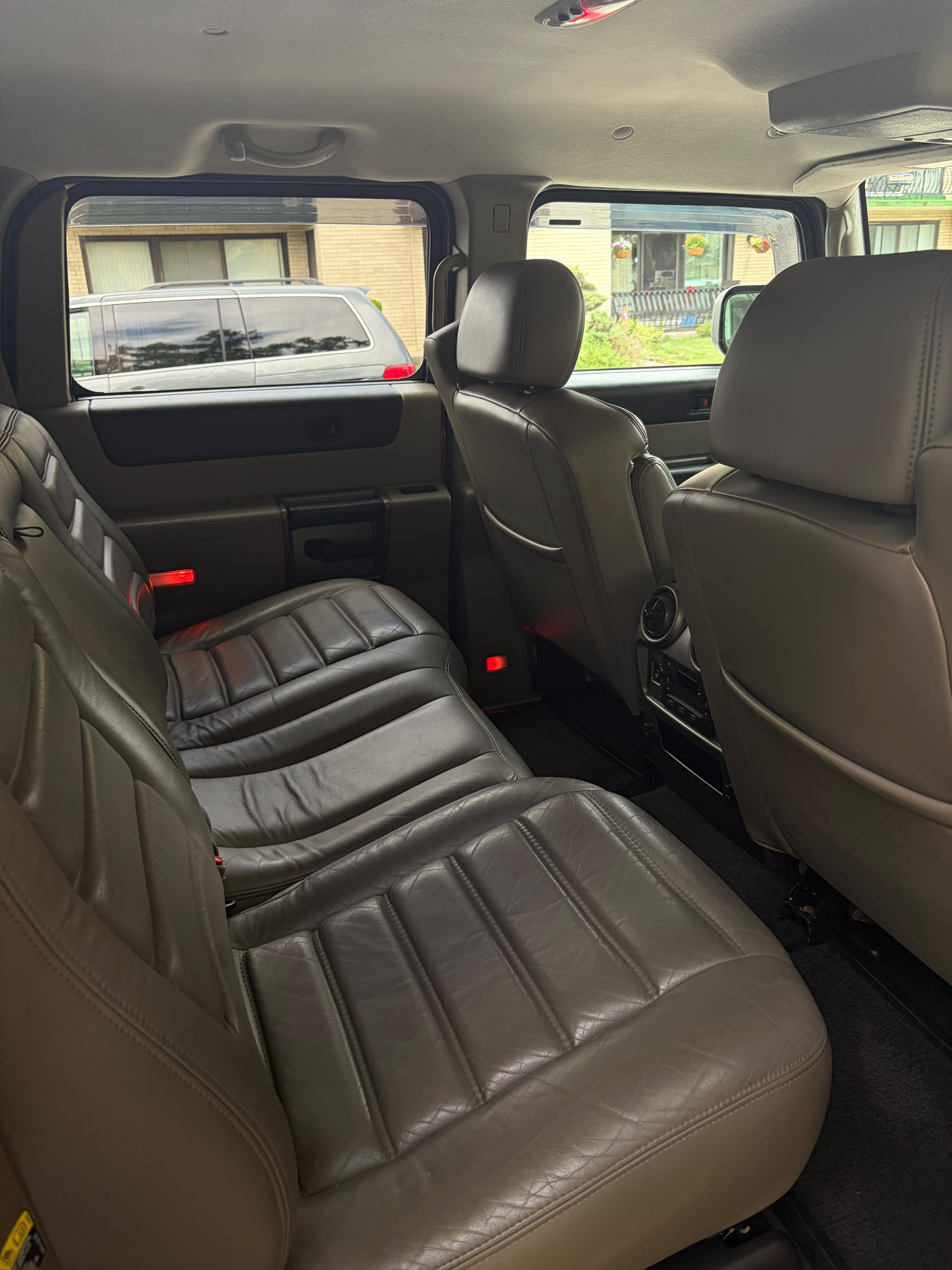 Used 2003 HUMMER H2 w/ Preferred Equipment Group AWD/4WD image 11