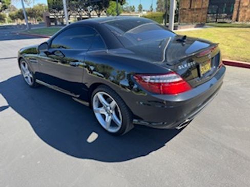 Used 2013 Mercedes-Benz SLK 250 image 4