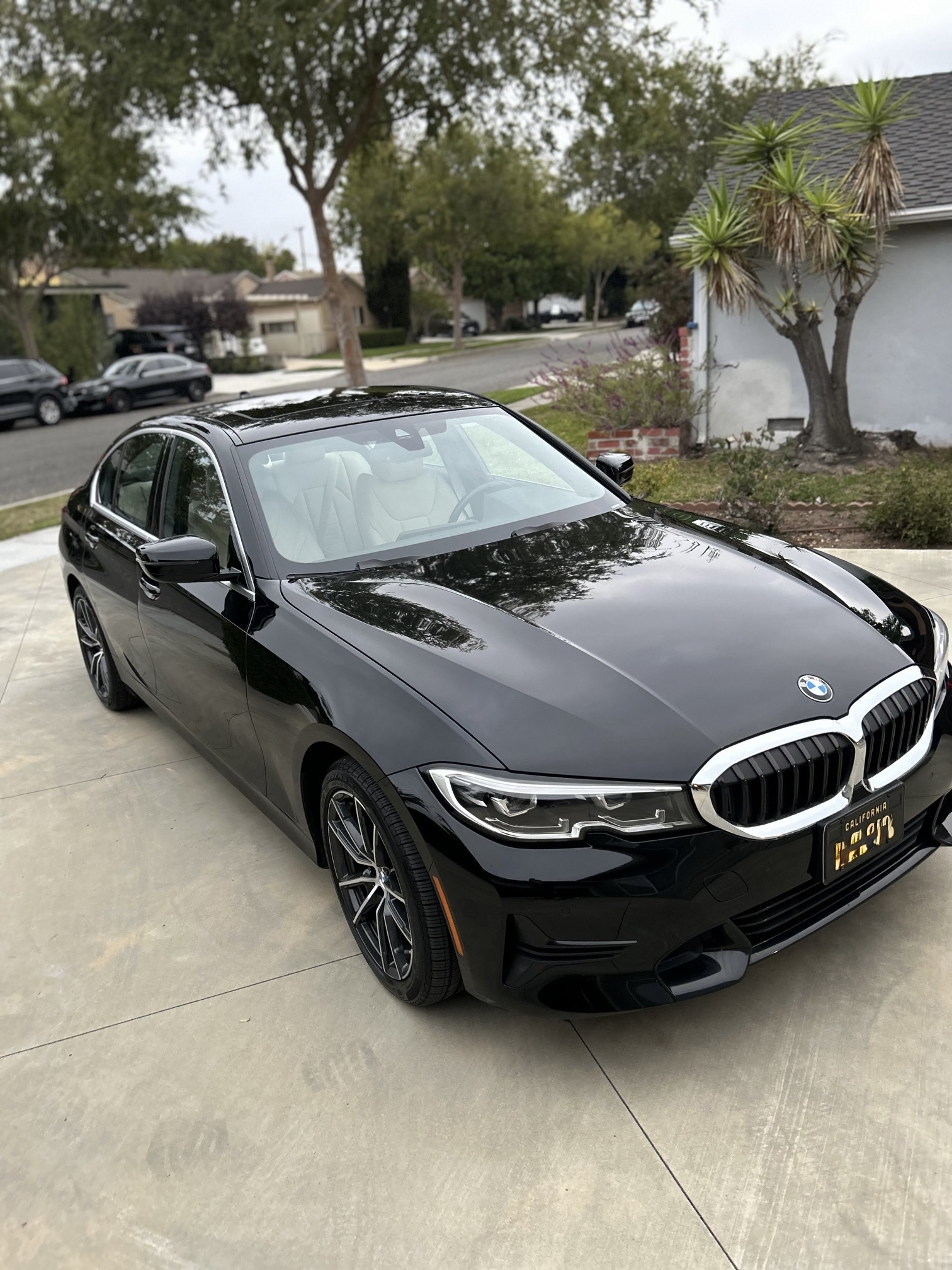 Used 2019 BMW 330i Sedan w/ Convenience Package RWD image 1