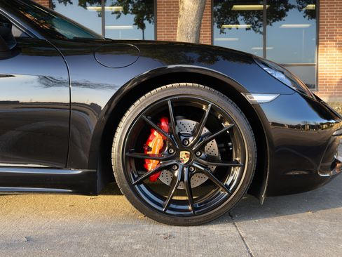 Used 2018 Porsche 718 Cayman S image 11