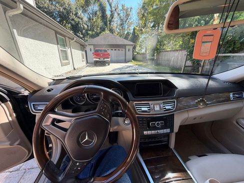 Used 2014 Mercedes-Benz E 350 4MATIC Sedan image 2