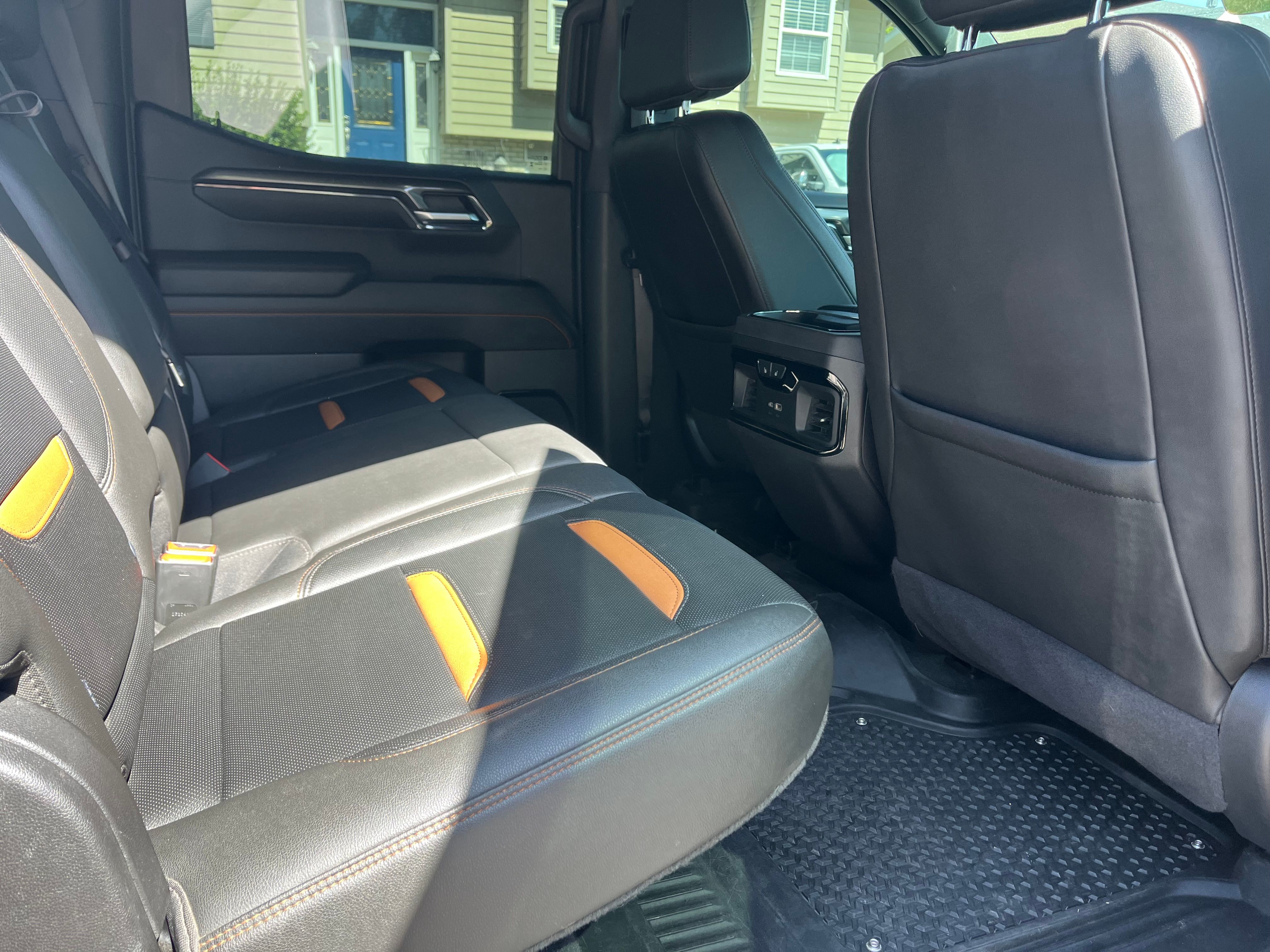 Used 2024 GMC Sierra 1500 AT4 w/ Technology Package AWD/4WD image 17
