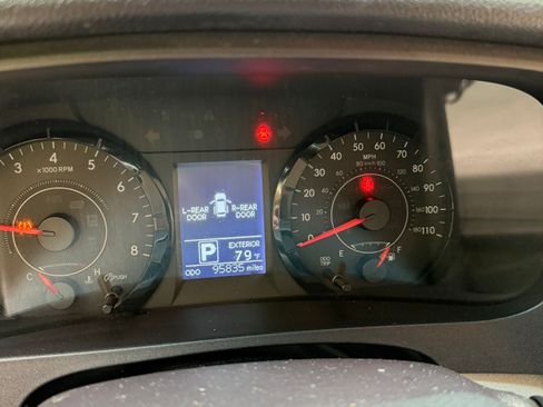Used 2016 Toyota Sienna LE FWD image 6