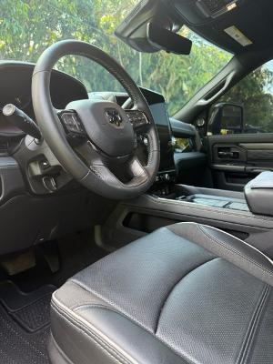 Used 2025 RAM 3500 Limited AWD/4WD image 9