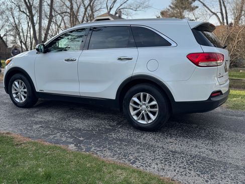 Used 2017 Kia Sorento AWD w/ LX Convenience Package image 12