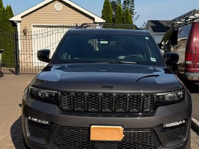 Used 2025 Jeep Grand Cherokee Limited w/ Black Appearance Package