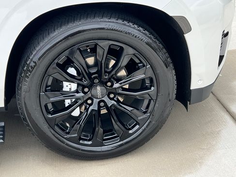 Used 2023 GMC Yukon XL Denali w/ Denali Reserve Package image 23