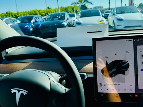 Used 2024 Tesla Model Y Long Range image 6