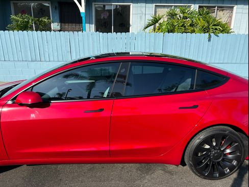 Used 2022 Tesla Model 3 Performance image 4