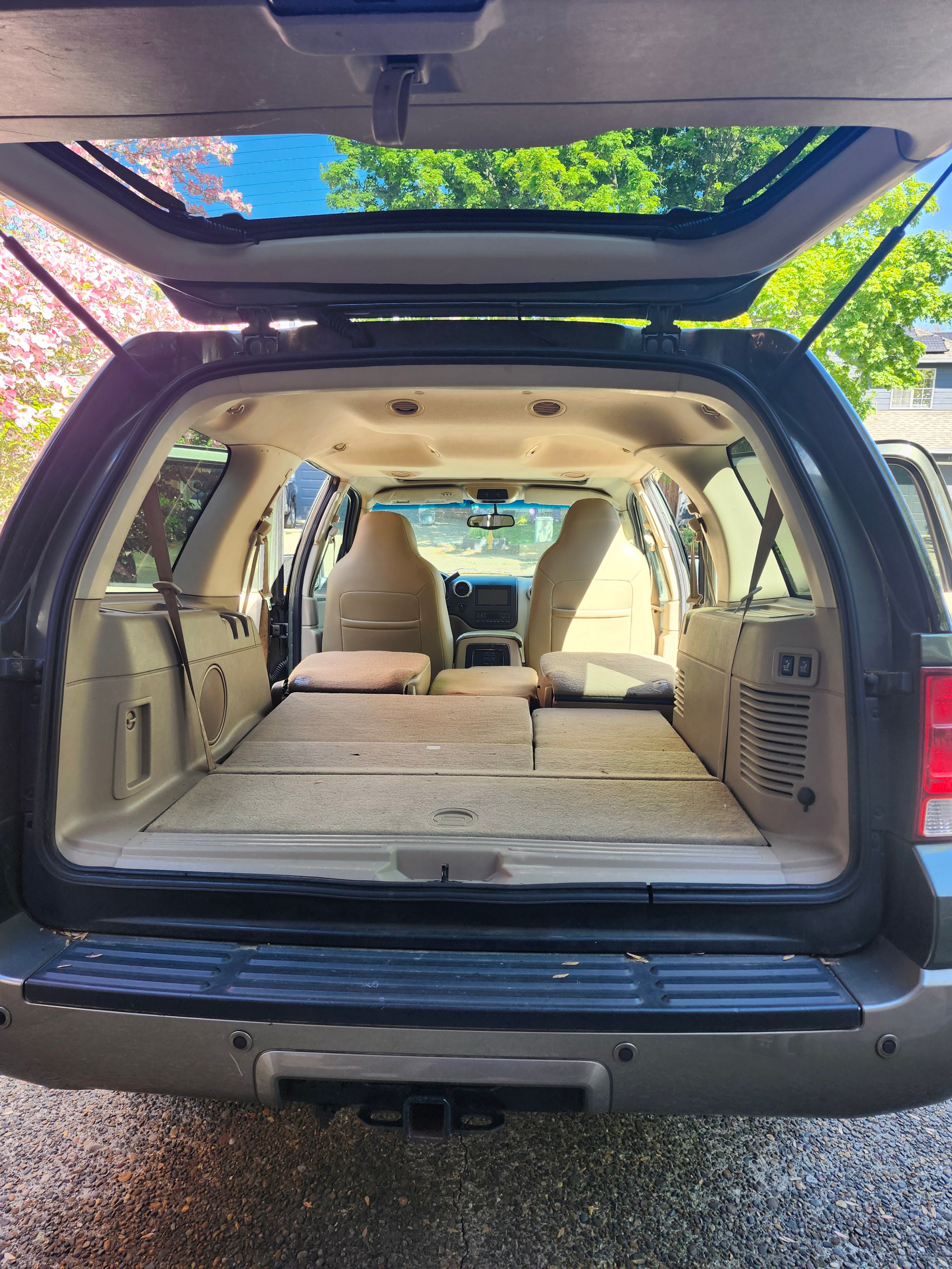 Used 2004 Ford Expedition Eddie Bauer AWD/4WD image 4